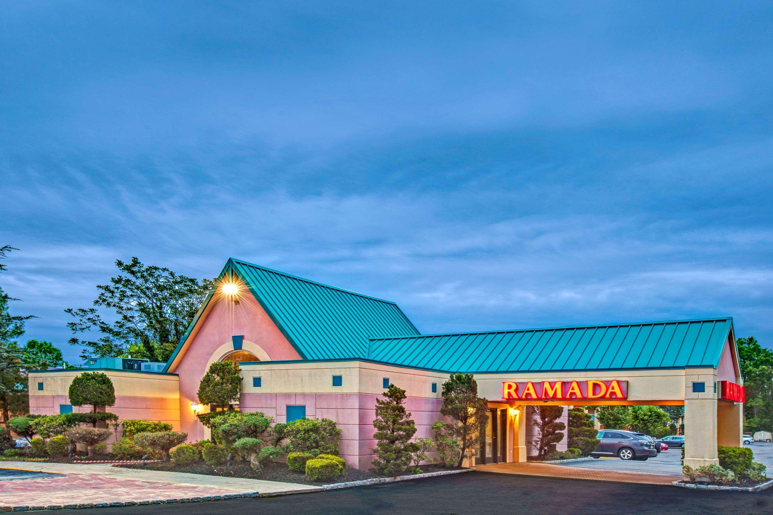 Ramada By Wyndham Parsippany Hotel Exterior photo